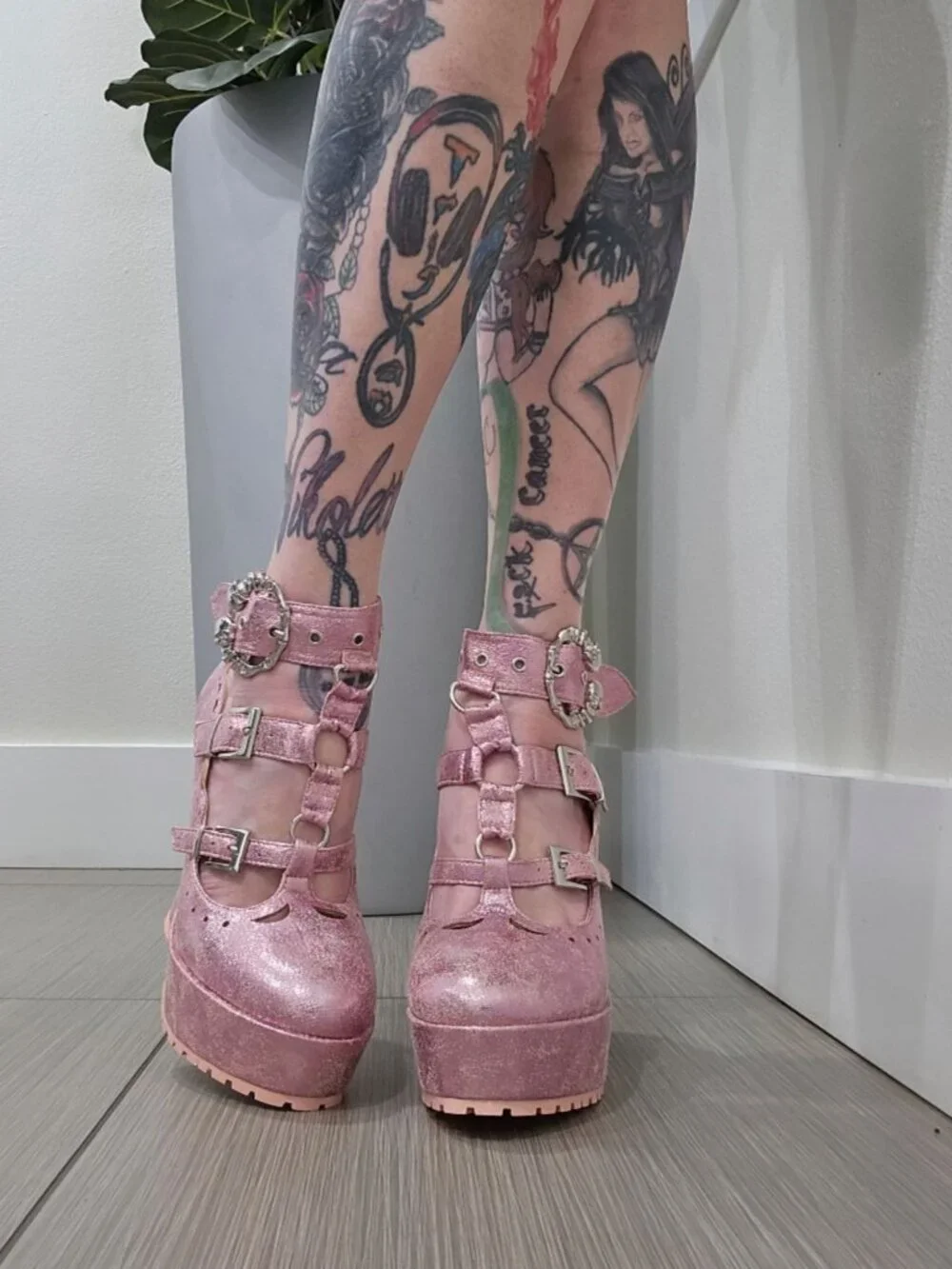 Ellie ✦ DAPHNE Pink Chunky Platform Heels ✦ Metallic Skull Buckle Size 9 NWT